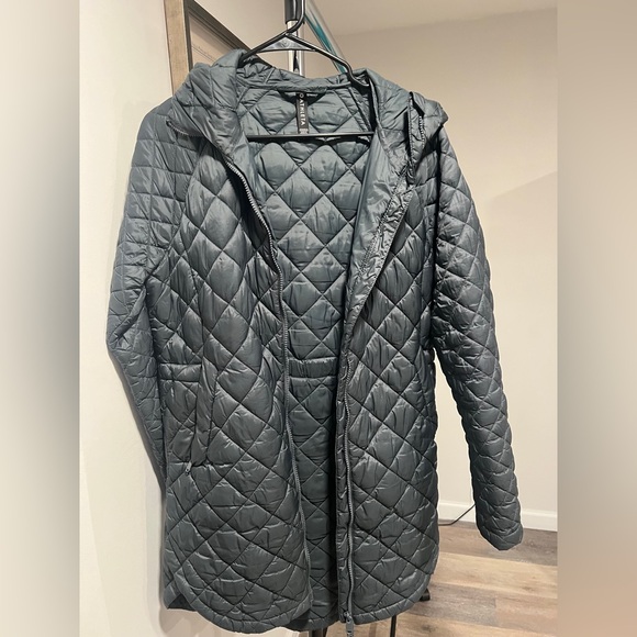 EUC Athleta Whisper Featherless Parka Size Small - Picture 5 of 7